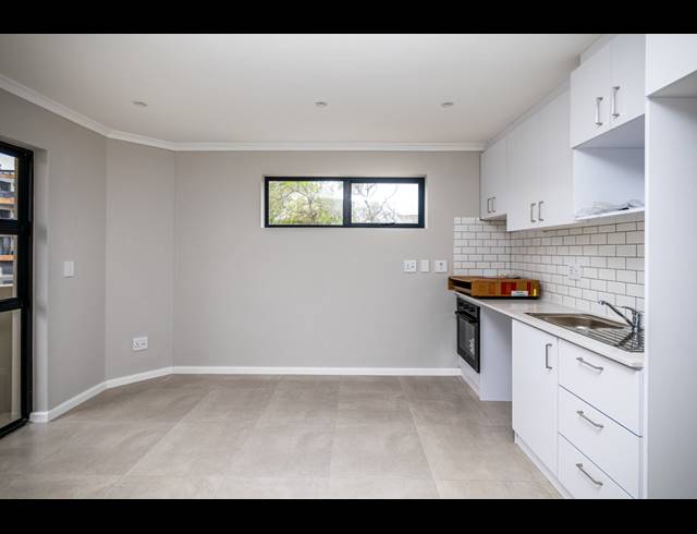 20 BEDROOM APARTMENT BLOCK FOR SALE IN TABLE VIEW